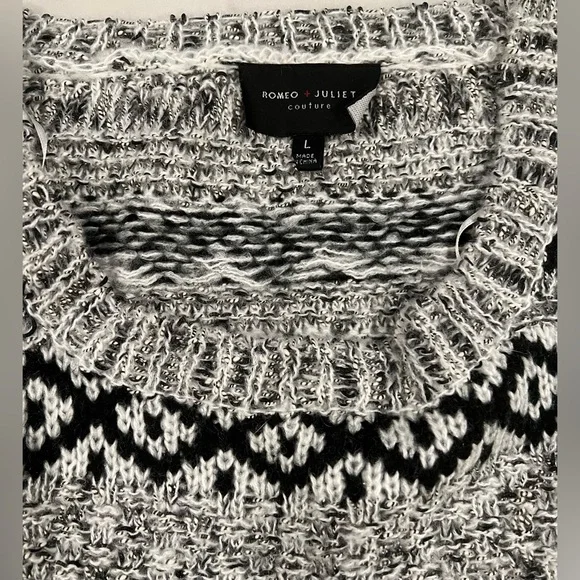 NWOT Romeo and Juliet Couture Black and Gray Southwest Print Sweater Size Large - Picture 2 of 5